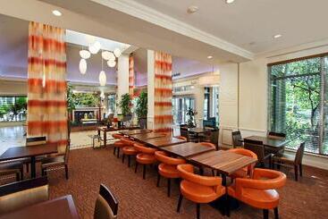 هتل Hilton Garden Inn Fort Lauderdale Airport Cruise Port
