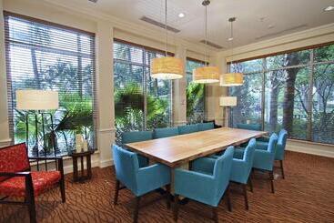 هتل Hilton Garden Inn Fort Lauderdale Airport Cruise Port
