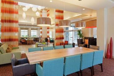 هتل Hilton Garden Inn Gainesville