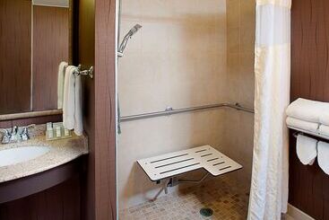 هتل Hilton Garden Inn Hartford North/bradley Int L Airport