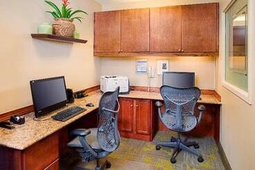 هتل Hilton Garden Inn Hartford North/bradley Int L Airport