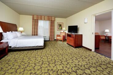 هتل Hilton Garden Inn Raleigh Capital Blvd I540