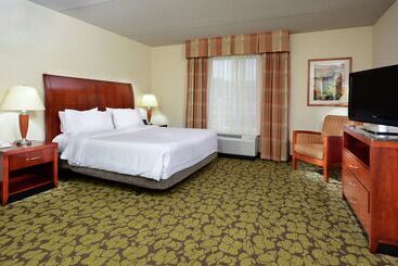 هتل Hilton Garden Inn Raleigh Capital Blvd I540