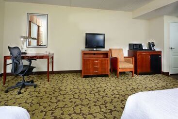 هتل Hilton Garden Inn Raleigh Capital Blvd I540