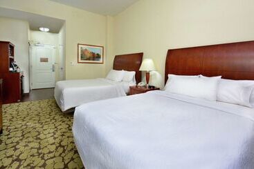 هتل Hilton Garden Inn Raleigh Capital Blvd I540
