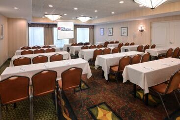 هتل Hilton Garden Inn Raleigh Capital Blvd I540