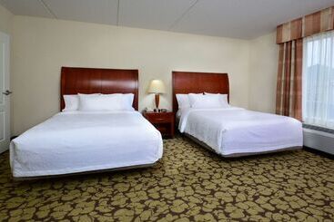 هتل Hilton Garden Inn Raleigh Capital Blvd I540
