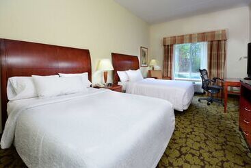 هتل Hilton Garden Inn Raleigh Capital Blvd I540