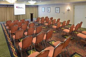 هتل Hilton Garden Inn Raleigh Capital Blvd I540