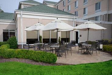 هتل Hilton Garden Inn Raleigh Capital Blvd I540