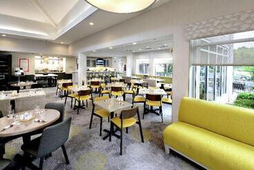 هتل Hilton Garden Inn Raleigh Capital Blvd I540