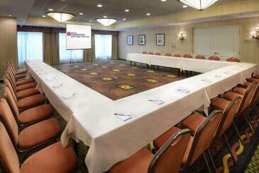 هتل Hilton Garden Inn Raleigh Capital Blvd I540