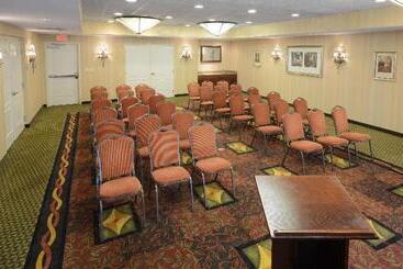 هتل Hilton Garden Inn Raleigh Capital Blvd I540