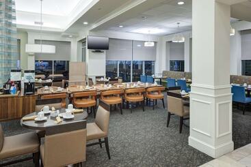 هتل Hilton Garden Inn Savannah Airport