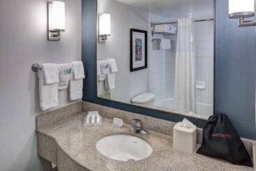 هتل Hilton Garden Inn Savannah Airport