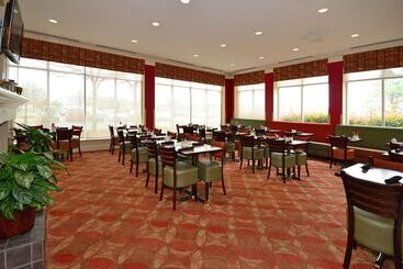 هتل Hilton Garden Inn Tulsa Airport