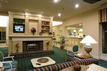 هتل Hilton Garden Inn Tulsa Airport