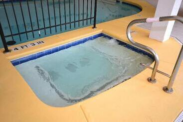 هتل Hilton Garden Inn Tulsa Airport