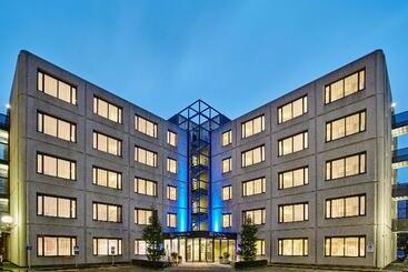 هتل Holiday Inn Express Amsterdam   Schiphol, An Ihg