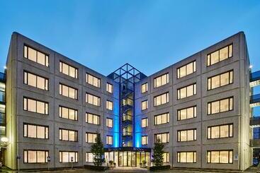 هتل Holiday Inn Express Amsterdam   Schiphol, An Ihg