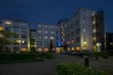 هتل Holiday Inn Express Amsterdam   Schiphol, An Ihg