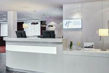 هتل Holiday Inn Express Amsterdam   Schiphol, An Ihg