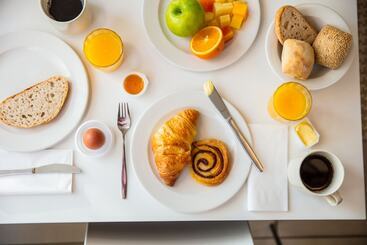 هتل Holiday Inn Express Amsterdam   Schiphol, An Ihg