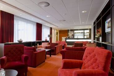 هتل Holiday Inn Express Amsterdam   Schiphol, An Ihg