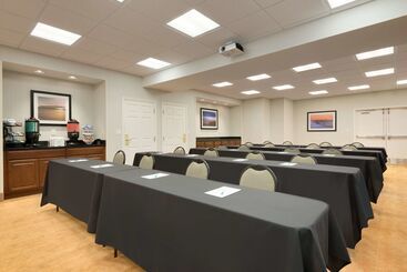 هتل Homewood Suites By Hilton Jacksonville Deerwood Park