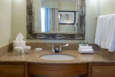 هتل Homewood Suites By Hilton Sarasota