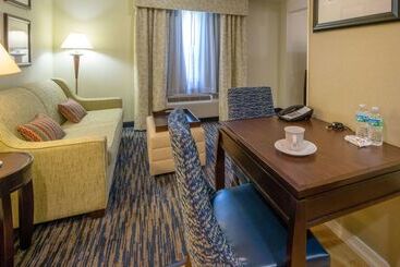 هتل Homewood Suites By Hilton Sarasota