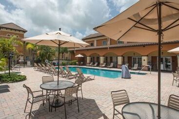 هتل Homewood Suites By Hilton Sarasota