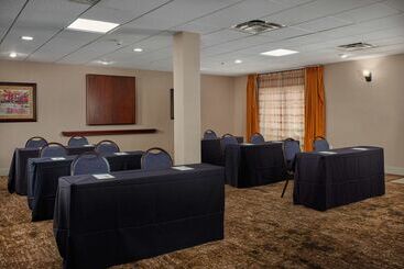 هتل Homewood Suites By Hilton Sarasota