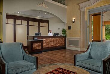 هتل Homewood Suites By Hilton Sarasota