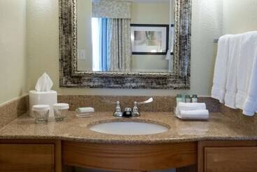 هتل Homewood Suites By Hilton Sarasota