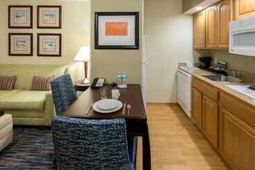 هتل Homewood Suites By Hilton Sarasota