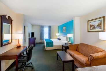 هتل Howard Johnson By Wyndham Houma