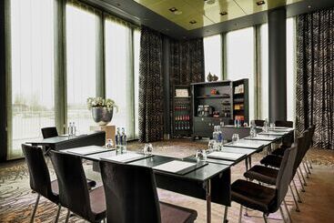هتل Hyatt Regency Dusseldorf