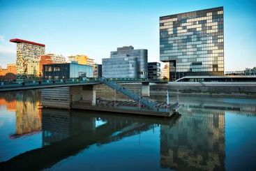 هتل Hyatt Regency Dusseldorf