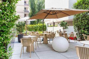 בית מלון כפרי Ibis Locarno