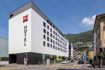 בית מלון כפרי Ibis Locarno