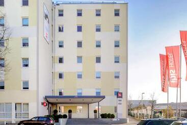 هتل Ibis Stuttgart Airport Messe