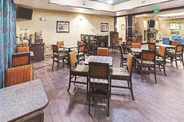 هتل La Quinta By Wyndham Houston Hobby Airport