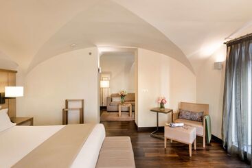 هتل NH Collection Madrid Palacio De Tepa