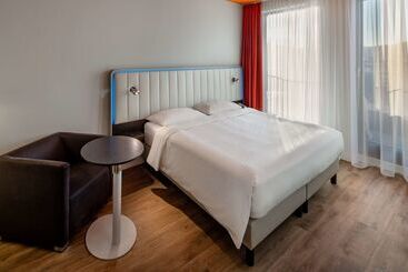 ホテル Park Inn By Radisson Stuttgart
