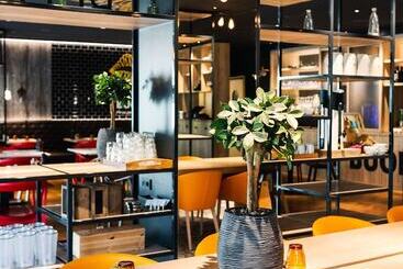 هتل Park Inn By Radisson Stuttgart