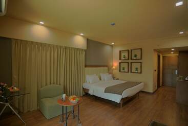 Отель Renest Gandhidham
