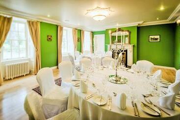 Roganstown Hotel & Country Club