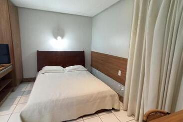 هتل Sun Square Suites