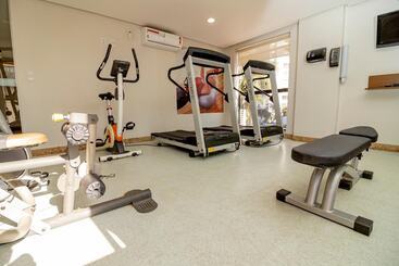 هتل Sun Square Suites